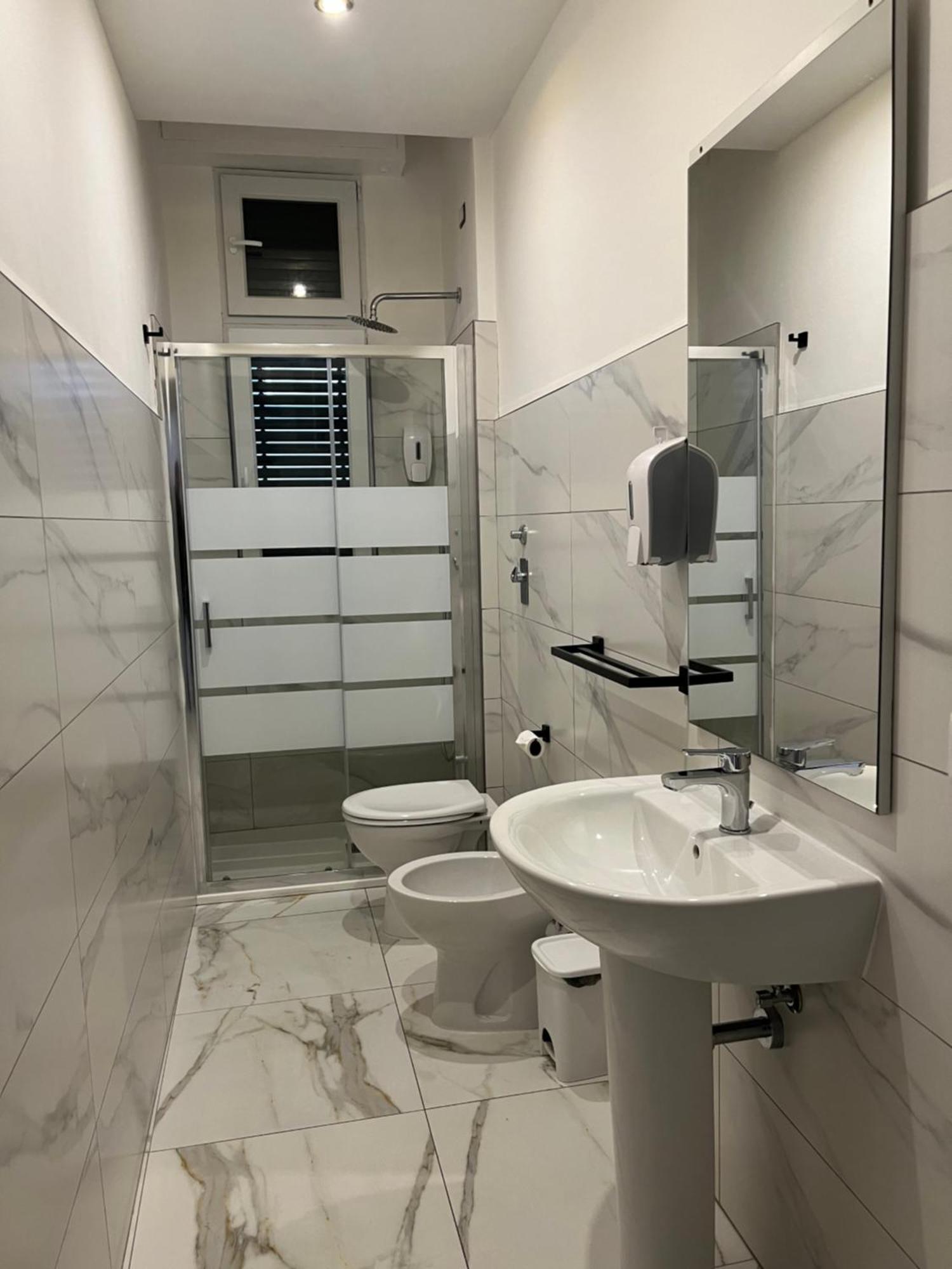 Jcube Apartments Bocconi Milano Extérieur photo